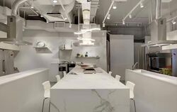 Infinite Studios (D5), Retail #592436011